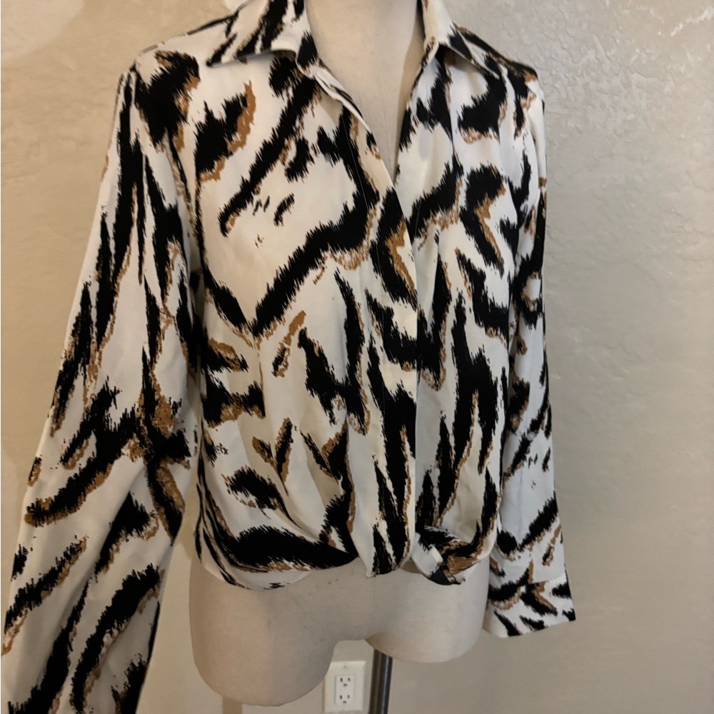 Bold Elements Animal Print Blouse Shirt Sz Small NWT